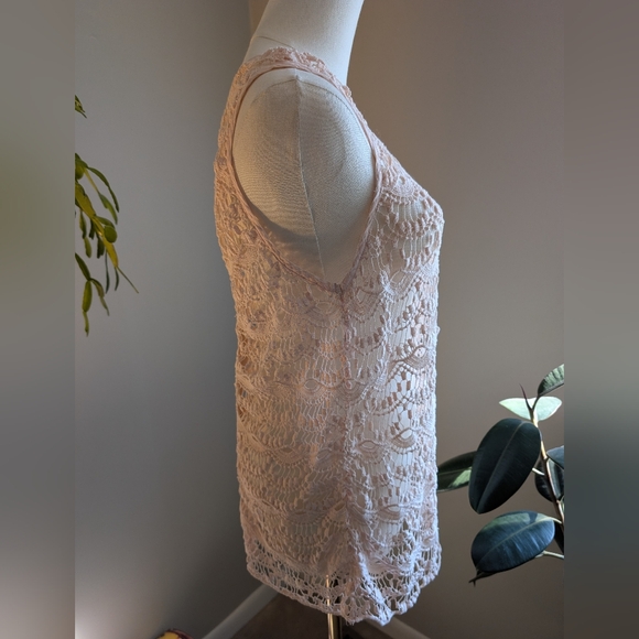 Sleeveless Crochet Lace Top — Blush Pink - Picture 4 of 5